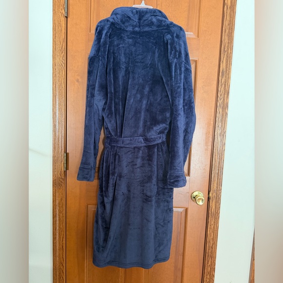 Plush Navy Fruit of the Loom Men's Robe - Picture 2 of 3